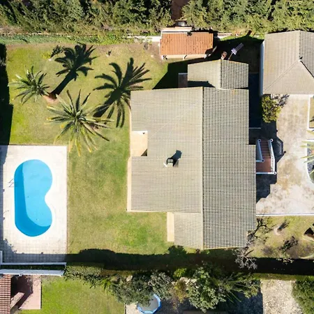 Julia Cap Wifi Pool 度假居 *