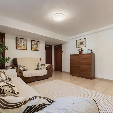 Feriehus Julia Cap Wifi Pool Salou