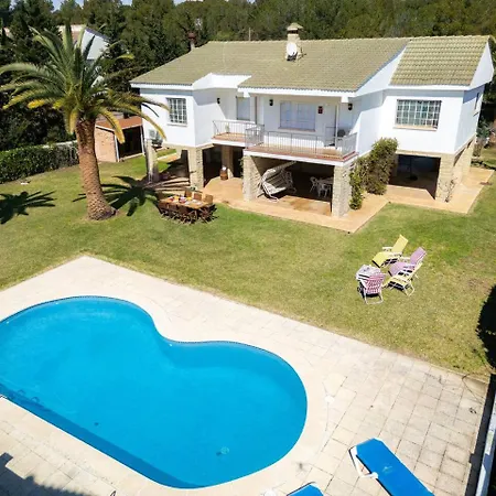 Julia Cap Wifi Pool Salou